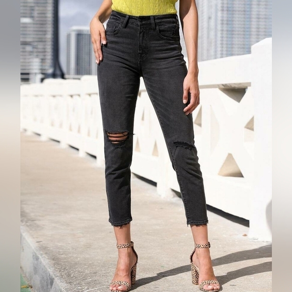 Willow + Root NWT Washed Black High Rise Mom Fit Distressed Jeans 31 - Picture 1 of 12